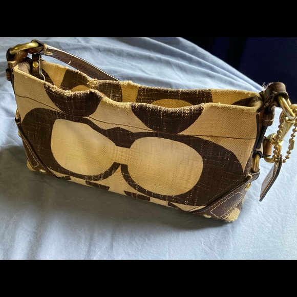 Coach Carly Signature Purse - Picture 4 of 11